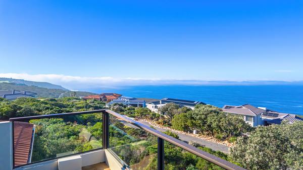 House For Sale in Village On Sea, Mossel Bay